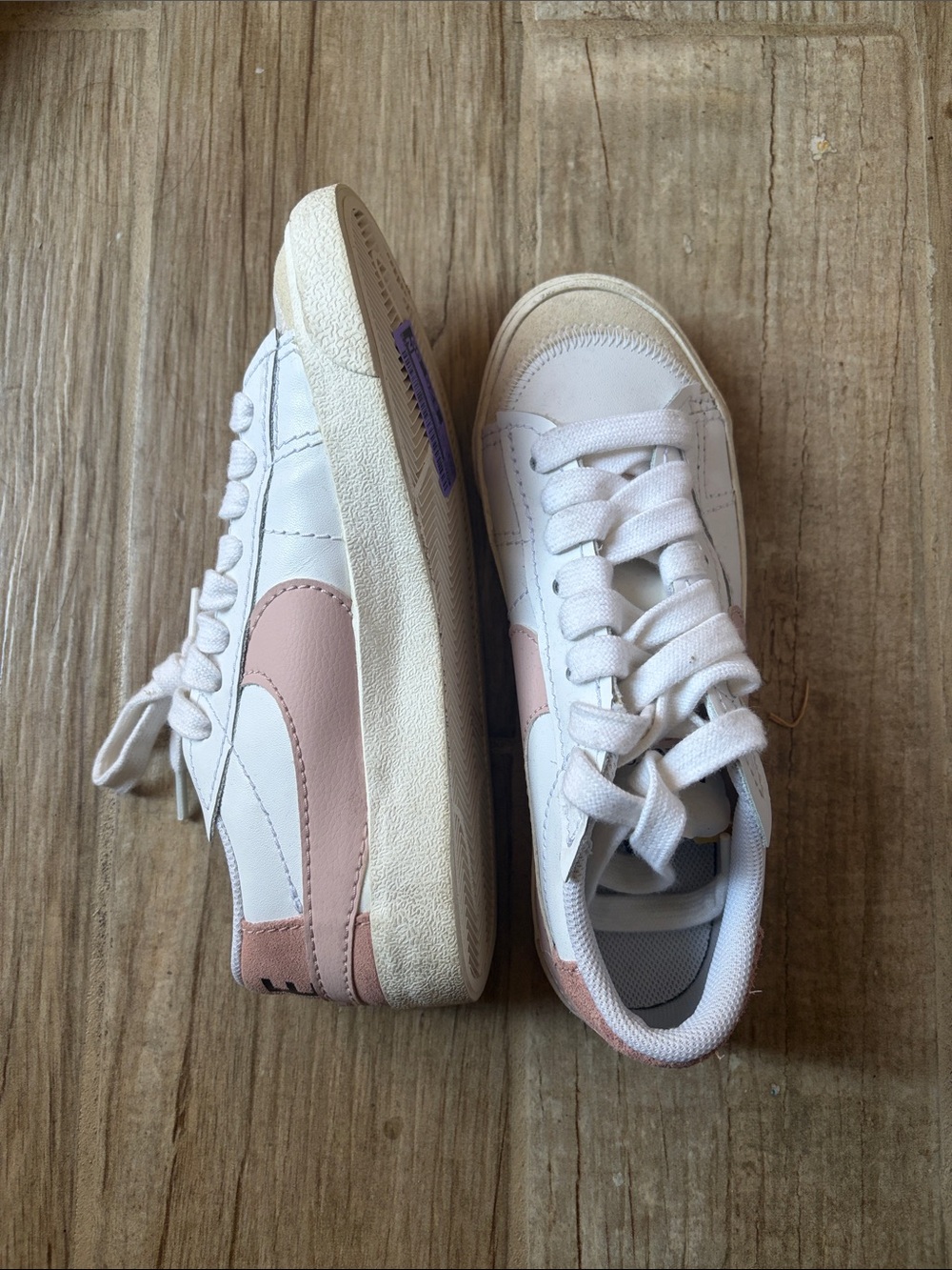 Nike Women's Low-Top Sneakers in White and Blush